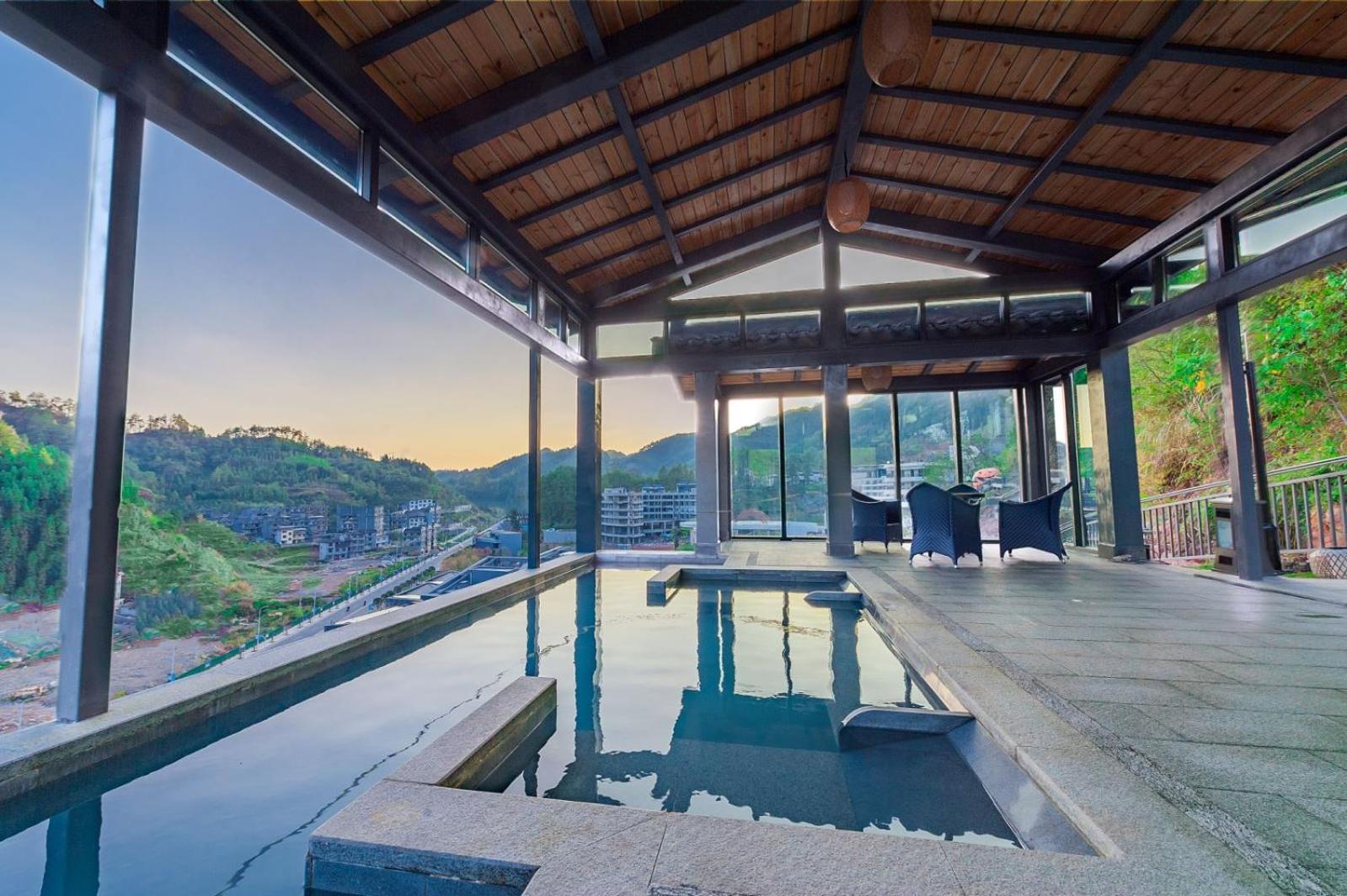 Отель Wyndham Grand Plaza Royale Hot Springs Фэнхуан Экстерьер фото