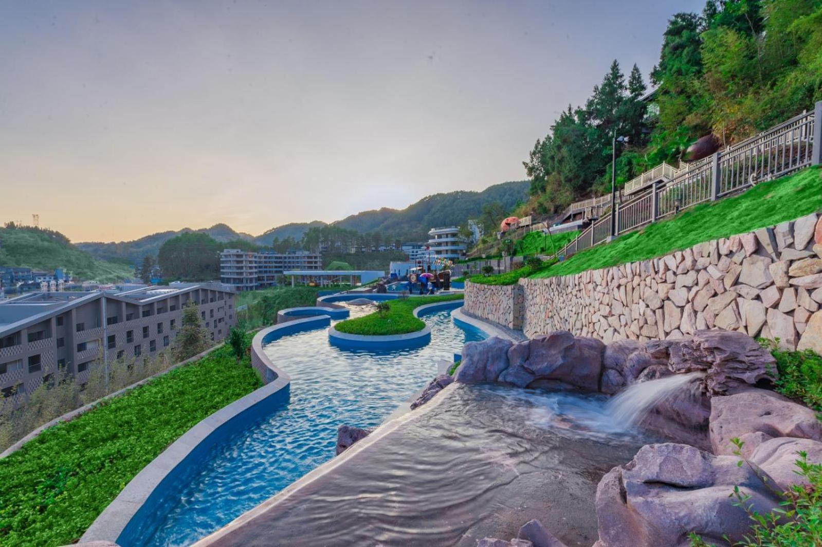 Отель Wyndham Grand Plaza Royale Hot Springs Фэнхуан Экстерьер фото