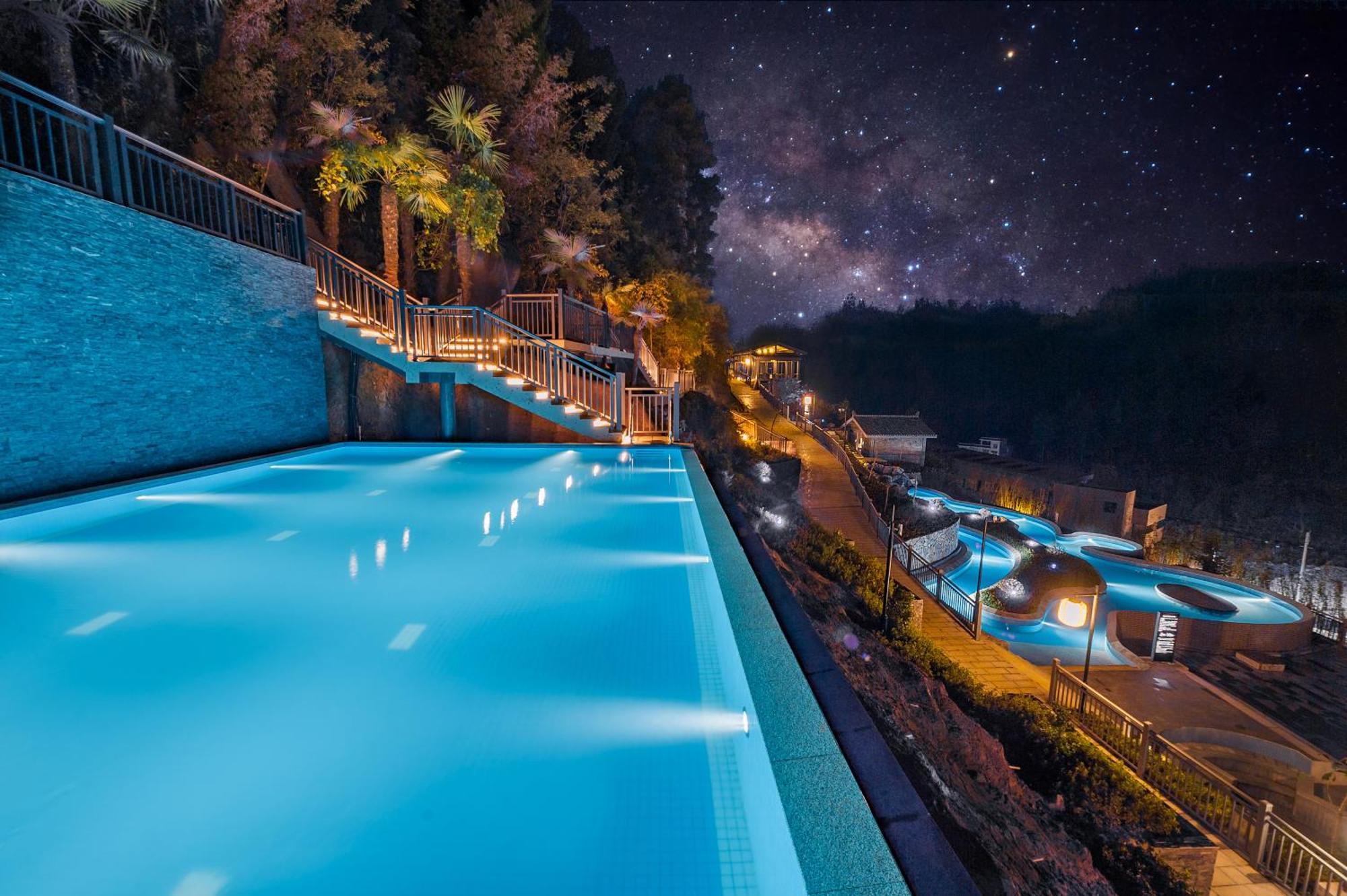 Отель Wyndham Grand Plaza Royale Hot Springs Фэнхуан Экстерьер фото