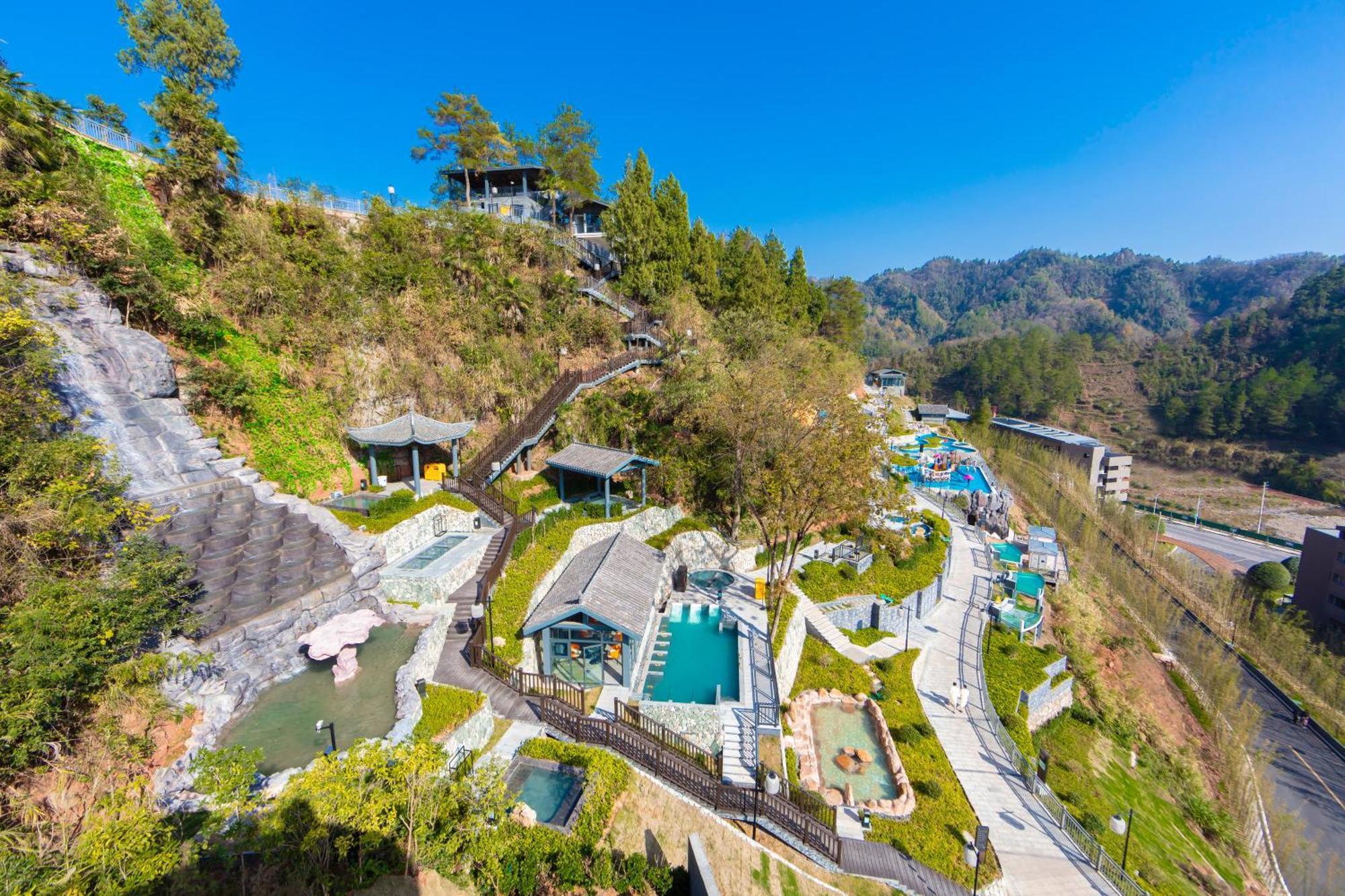 Отель Wyndham Grand Plaza Royale Hot Springs Фэнхуан Экстерьер фото